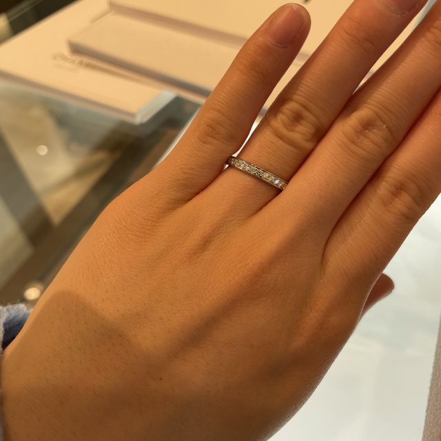 【ブルガリ(BVLGARI)の口コミ】 海外製品らしい存在感の指輪を選び着用させていただきました。日本の製品…