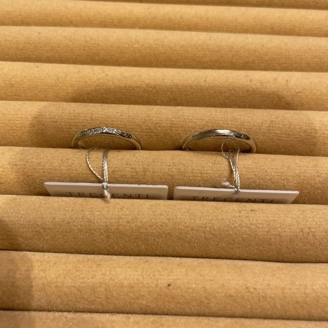 【TRECENTI(トレセンテ)の口コミ】 デザインはシンプルなものが良く、ストレートタイプの指輪を選びました。…