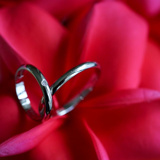 【カルティエ(Cartier)の口コミ】 結婚指輪を探す際、色はシルバーのもの、指につけても違和感のない太さ、…