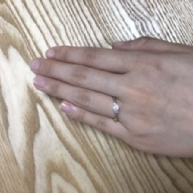 【アイプリモ(I-PRIMO)の口コミ】 デザインが手も綺麗に見えてとても好きでした。
また、シンプルなセンター…