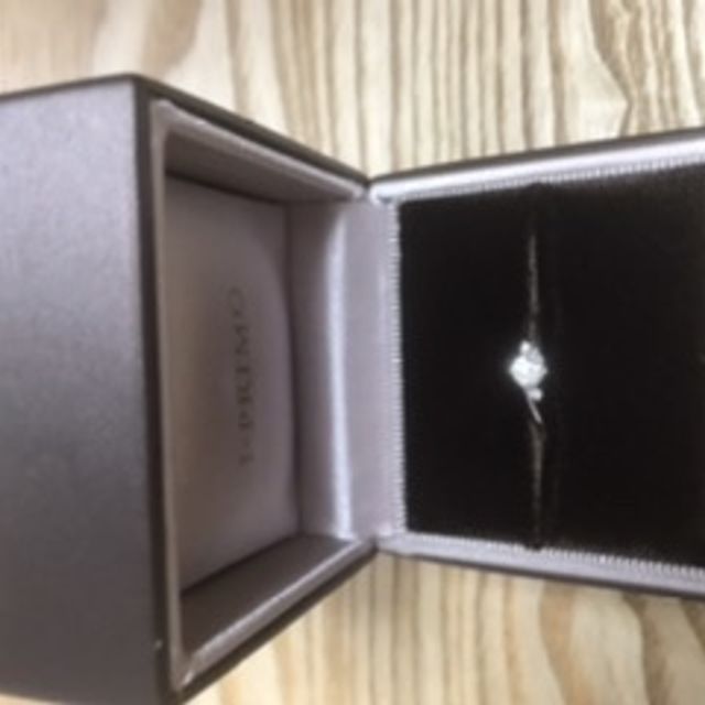 【アイプリモ(I-PRIMO)の口コミ】 デザインが手も綺麗に見えてとても好きでした。
また、シンプルなセンター…