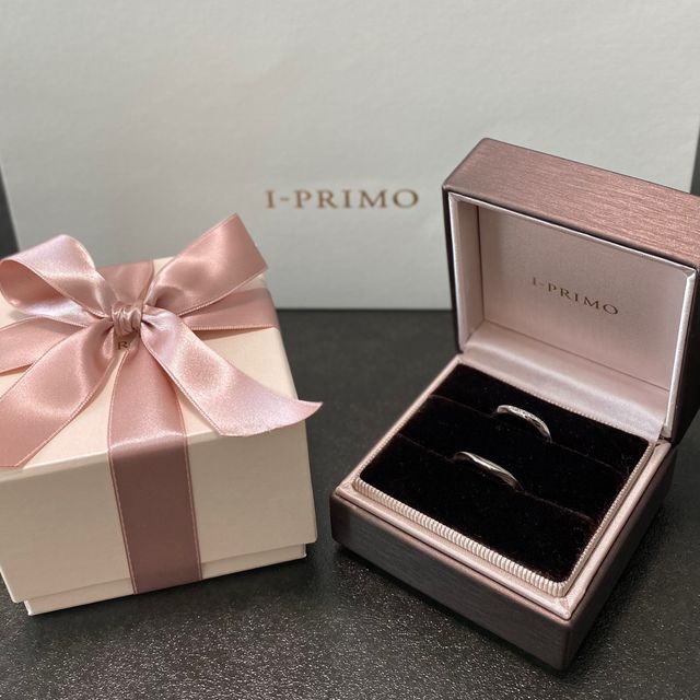 【アイプリモ(I-PRIMO)の口コミ】 結婚指輪はアイプリモの【アテナ】を選びました。

夫婦ともに、もともと…