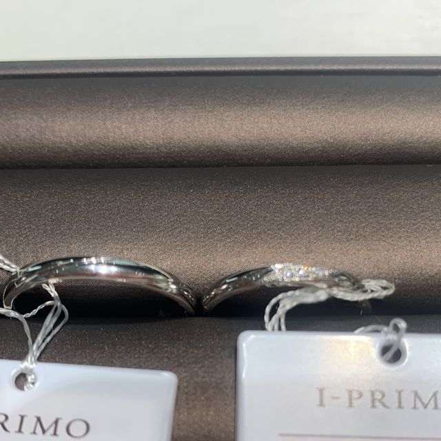 【アイプリモ(I-PRIMO)の口コミ】 女性用にはよく見ると斜めのラインが2本とダイヤモンドが入っており、男性…