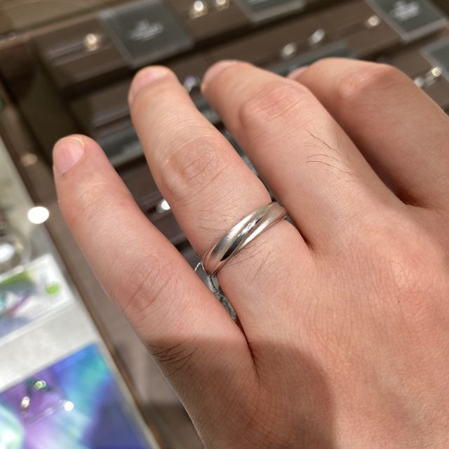 【BIJOUPIKO(ビジュピコ)の口コミ】 太めのデザインで、ねじれが入っていてカッコイイデザインのものを紹介し…