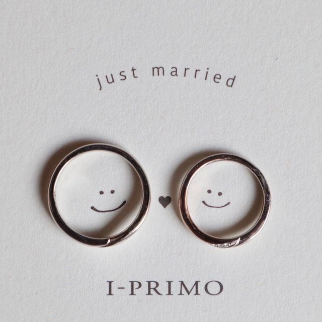 【アイプリモ(I-PRIMO)の口コミ】 デザインが素敵です。私の方は北斗七星のデザインで、旦那さんは内側であ…