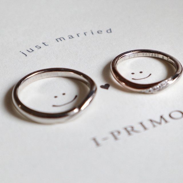 【アイプリモ(I-PRIMO)の口コミ】 デザインが素敵です。私の方は北斗七星のデザインで、旦那さんは内側であ…