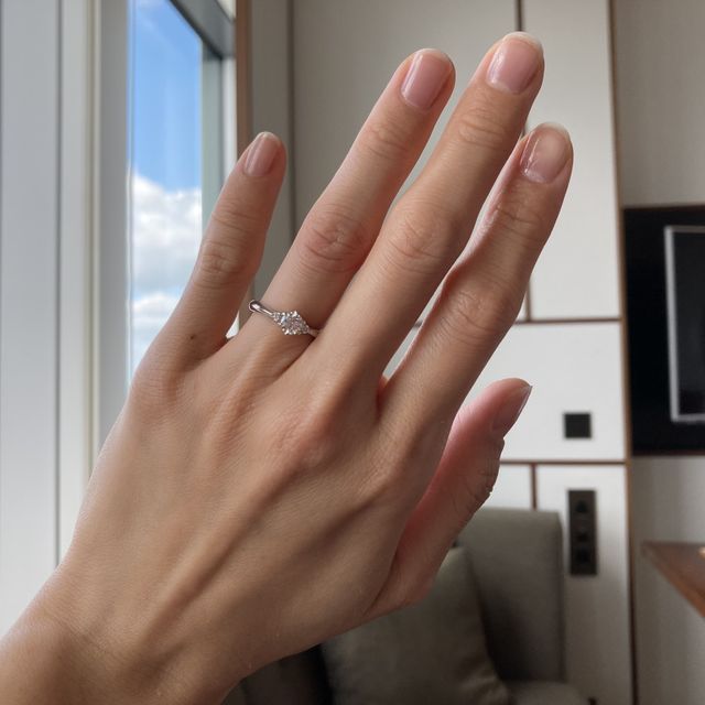 【ラザール ダイヤモンド(LAZARE DIAMOND)の口コミ】 ダイヤの輝きが他とは格段に違い、着けた瞬間の高揚感が特別でした。赤や…