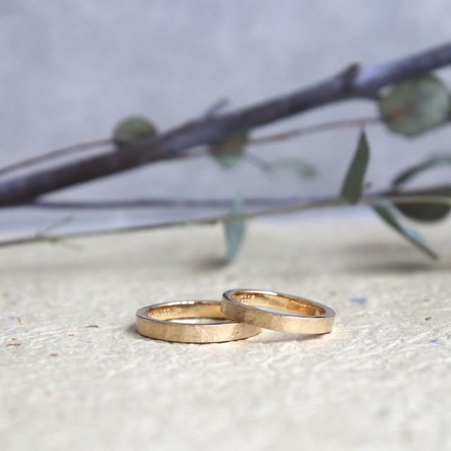 【鶴(mikoto)の口コミ】 結婚指輪はシルバーのイメージがありましたが、実際に試着をしてみると自…