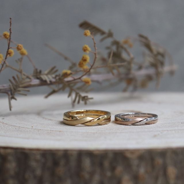 【鶴(mikoto)の口コミ】 なんといってもデザインですね。2つの指輪を重ねたデザインがとても魅力的…