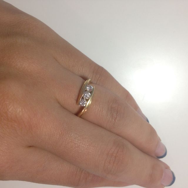 【MATYの口コミ】 年齢を問わず長くつけられる物を探していたのでぴったりなデザインが見つ…