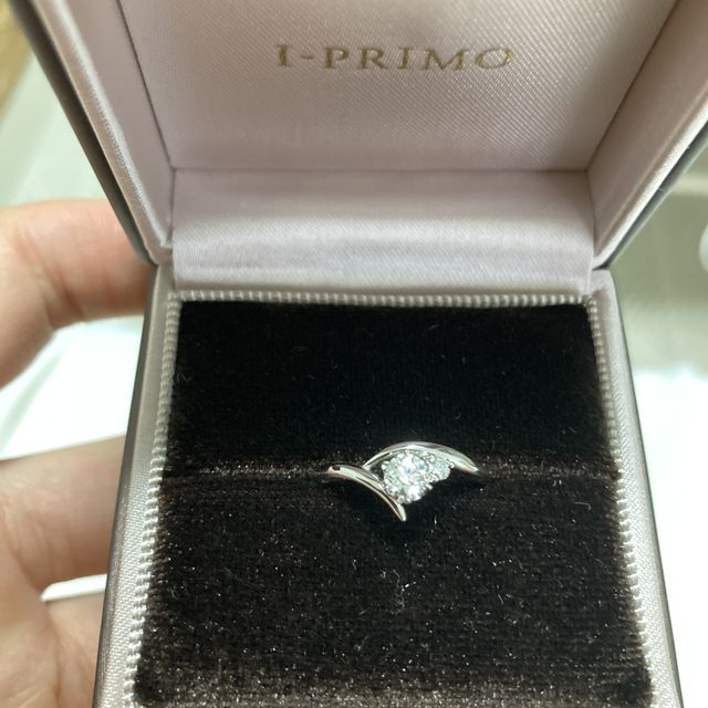 【アイプリモ(I-PRIMO)の口コミ】 4店舗ほど指輪を見て、デザインが1番気に入ったものを選びました。また、…