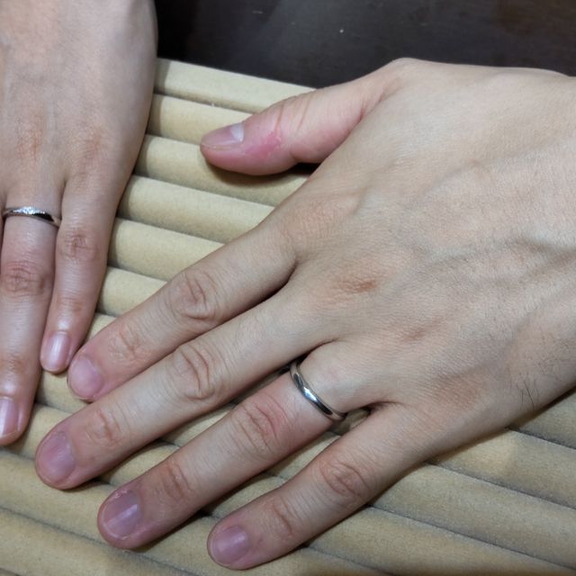 【TRECENTI(トレセンテ)の口コミ】 デザインや宝石の配置、リングつけ心地について、実物を複数試しながら、…