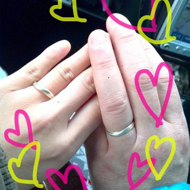 【THE KISS(ザ・キッス)の口コミ】 シンプルながらに存在感のあるデザインが決め手でした。滑らかな曲線にス…