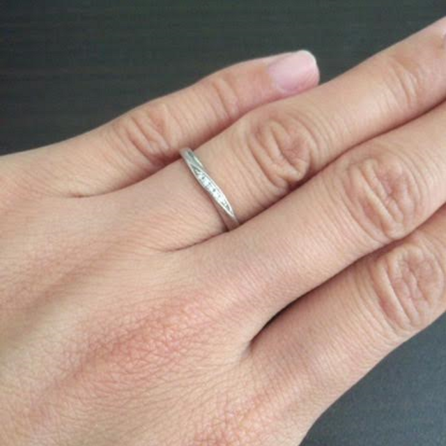 【4℃ BRIDAL(ヨンドシーブライダル)の口コミ】 婚約指輪を先に購入していて、とても気に入っていたので結婚指輪もブラン…