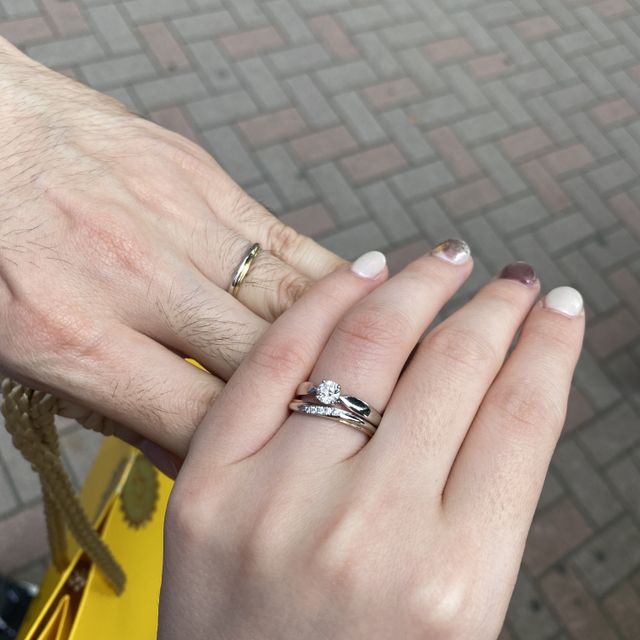 【ケイウノ ブライダル(K.UNO BRIDAL)の口コミ】 一目見たときからの一目惚れでした。男性の指先も美しく見せてくれるイエ…