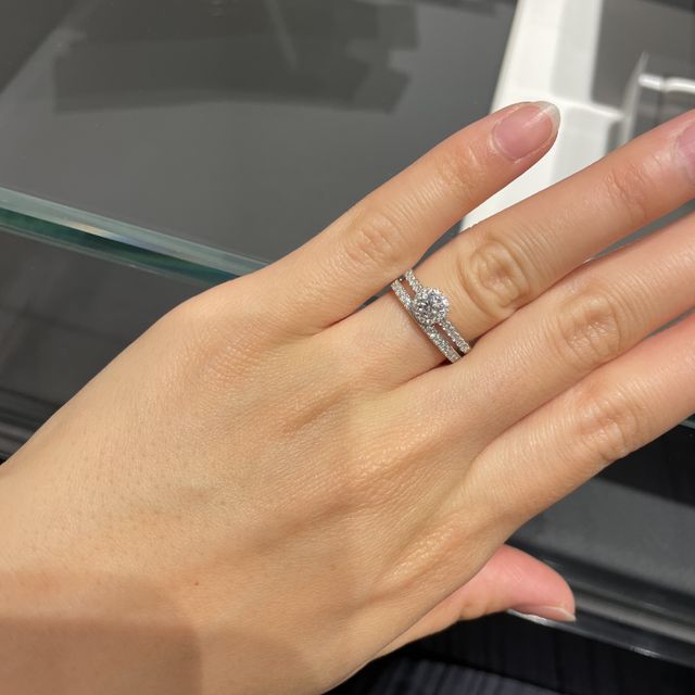 【銀座ダイヤモンドシライシの口コミ】 ハーフエタニティのデザインが気になっていて何種類か出していただきまし…