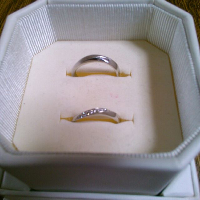 【4℃ BRIDAL(ヨンドシーブライダル)の口コミ】 普段使いできるように、シンプルかつダイヤなど飾りのあるものを探してい…