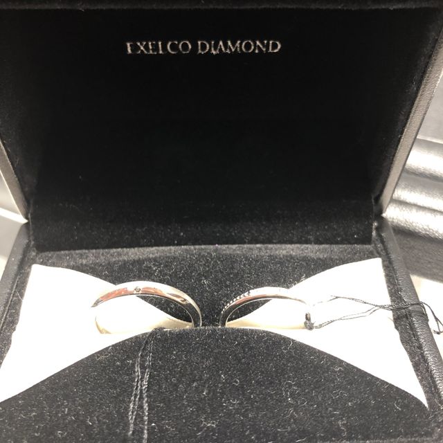 【エクセルコダイヤモンド(EXELCO DIAMOND)の口コミ】 店頭に行く前にネットでどんな指輪にしようか探していて、シンプルなデザ…