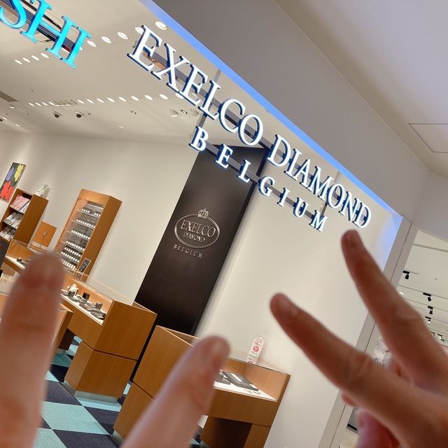 【エクセルコダイヤモンド(EXELCO DIAMOND)の口コミ】 店頭に行く前にネットでどんな指輪にしようか探していて、シンプルなデザ…