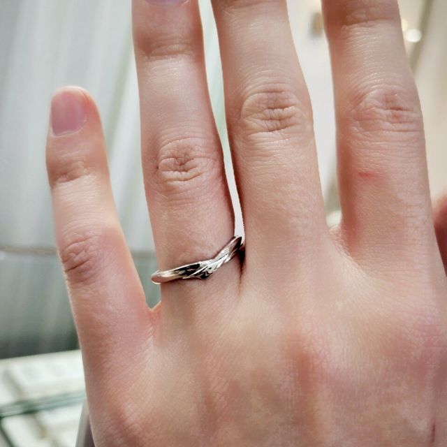 【アイプリモ(I-PRIMO)の口コミ】 ネットで探していて、華やかなデザインに惹かれました。実際にお店で試着…