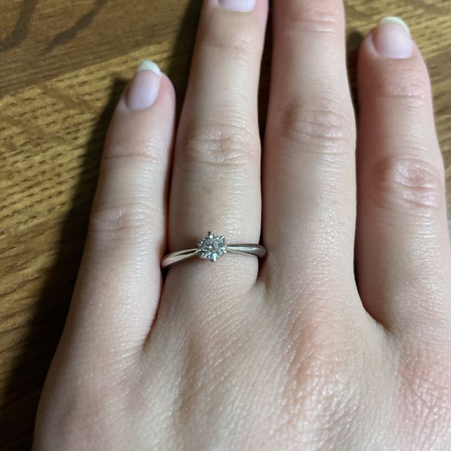 【アイプリモ(I-PRIMO)の口コミ】 沢山の指輪の中予算以内の指輪の中から候補を出してもらい、その中から選…