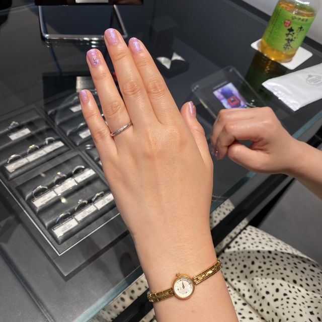 【エクセルコダイヤモンド(EXELCO DIAMOND)の口コミ】 最初はキラキラした指輪を探していたのですが、店員の方とお話をする内、…