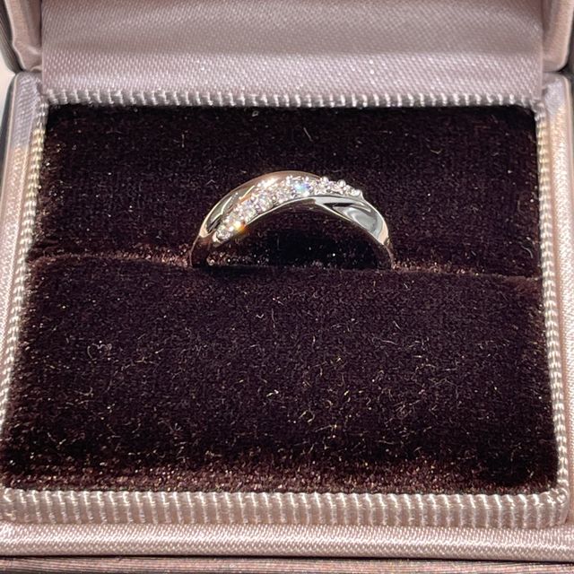 【アイプリモ(I-PRIMO)の口コミ】 色んなお店を見ましたが、アイプリモさんのダイヤの輝きがとても素敵で、…