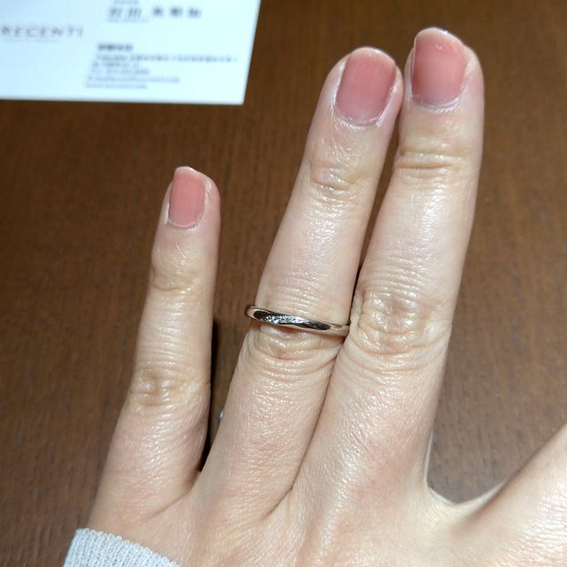 【TRECENTI(トレセンテ)の口コミ】 初めてストレートラインの指輪をつけたが、シンプルで上品さがあって良か…