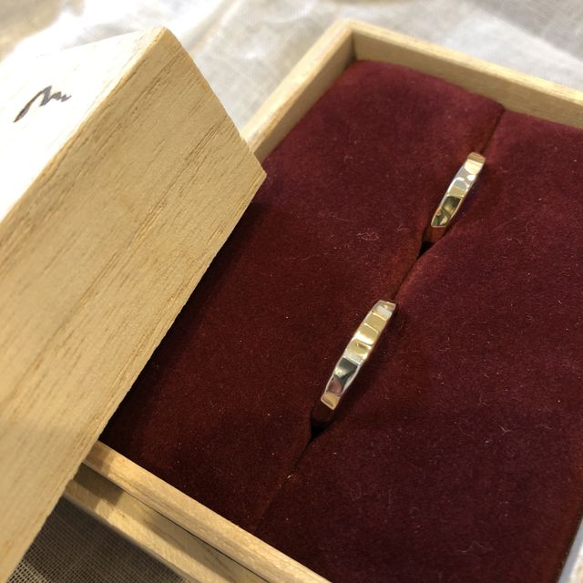 【ichi(イチ)の口コミ】 さまざまな模様、素材から選択することができ、2人で迷っていたところ、丁…