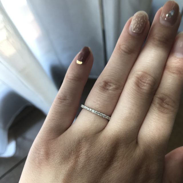 【銀座ダイヤモンドシライシの口コミ】 指輪のデザインはハーフエタニティにしました。最初はフルエタニティにし…