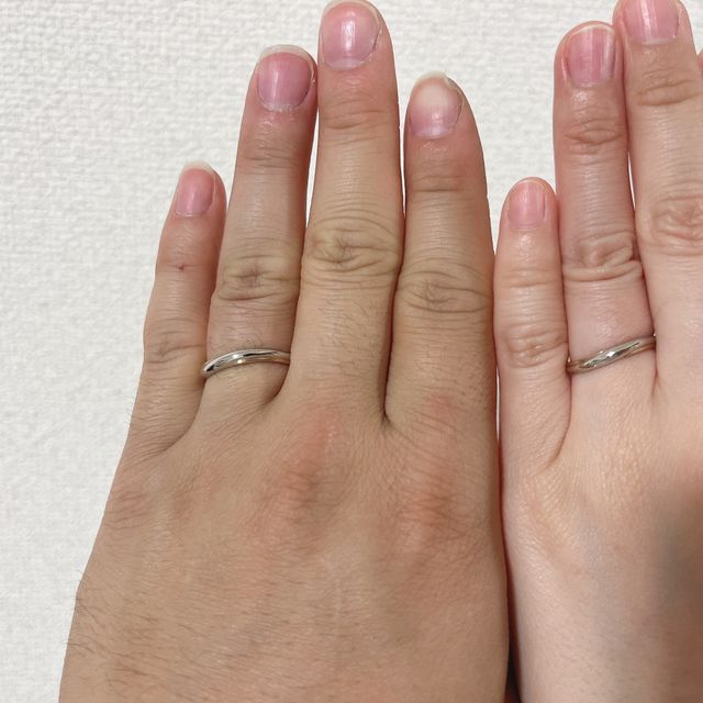 【ケイウノ ブライダル(K.UNO BRIDAL)の口コミ】 形は、新郎の好みがウェーブ型のものだったのと、いくつか試着してみたと…