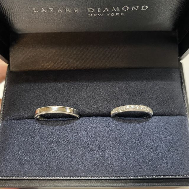 【ラザール ダイヤモンド(LAZARE DIAMOND)の口コミ】 指輪のデザイン
半分ダイヤモンドで覆われてて上下プラチナで囲ってあるデ…