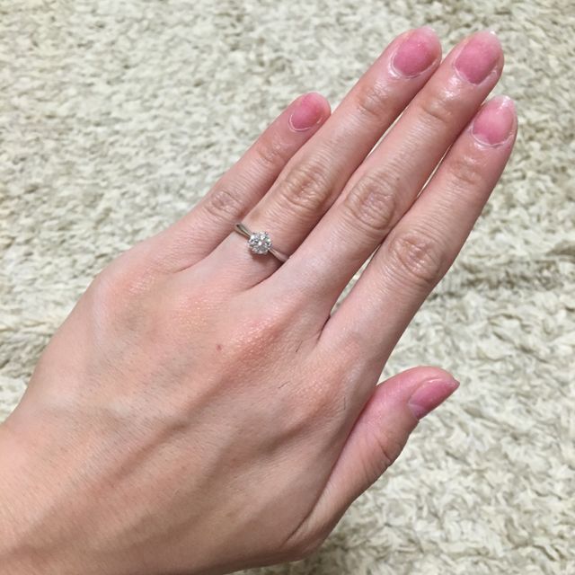 【WATANABE / 卸商社直営　渡辺の口コミ】 もともと、エンゲージリングのデザインはシンプルがよくて、私も彼も特に…
