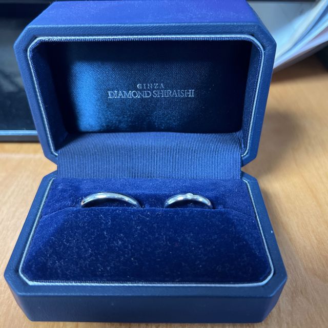 【銀座ダイヤモンドシライシの口コミ】 他のお店も回ったのですが、銀座ダイヤモンドシライシさんはシンプルな指…