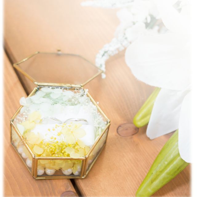 【Only You(オンリーユー)の口コミ】 結婚指輪とセットでつけて違和感ないものにしたかったのでこちらを選びま…