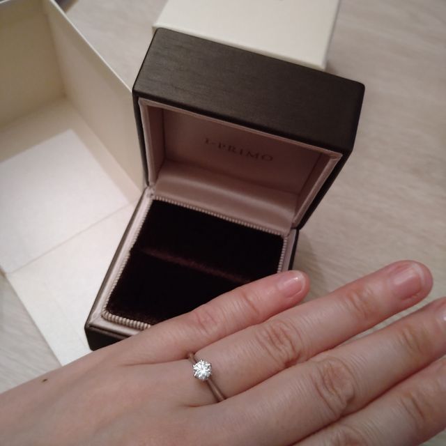 【アイプリモ(I-PRIMO)の口コミ】 デザインは、ダイヤモンドが目立つようにシンプルなものにしました。また…