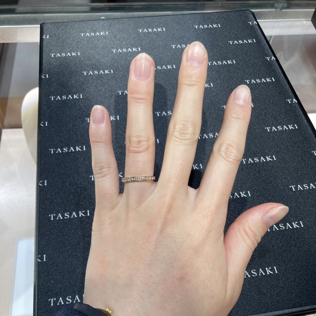 【TASAKI(タサキ)の口コミ】 ハーフエタニティリングを中心に見ていましたが、さくらゴールドのカラー…
