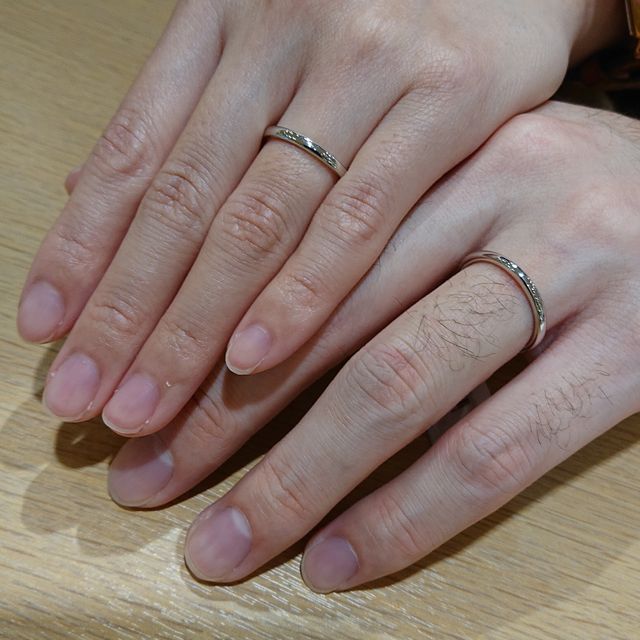 【TRECENTI(トレセンテ)の口コミ】 丸みのある指輪を探していました。
こちらの指輪は外側だけでなく内側も丸…