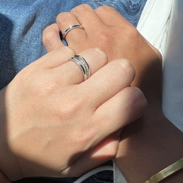 【4℃ BRIDAL(ヨンドシーブライダル)の口コミ】 憧れの4℃で指輪を購入しました！
ミル打ちとダイヤの輝きで決めました！
…