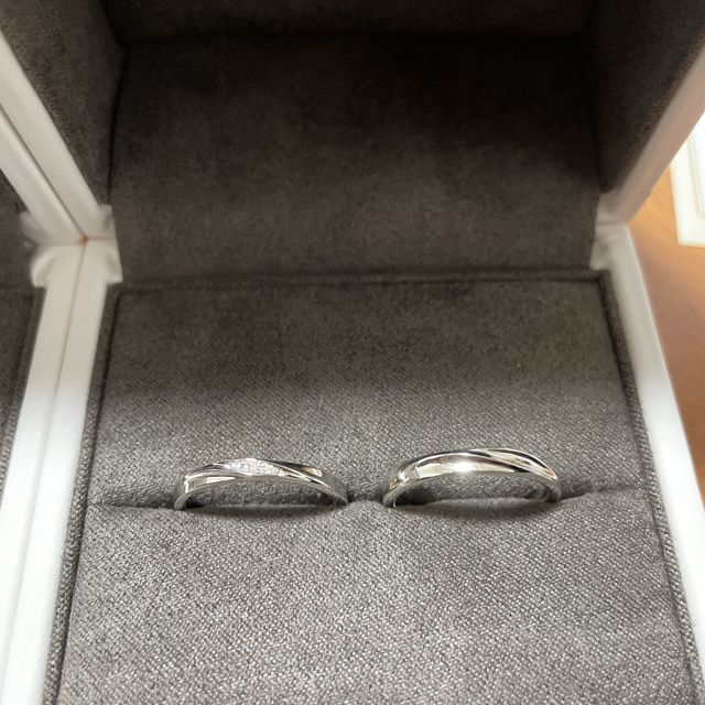 【BOASORTE(ボアソルテ)の口コミ】 指が太く長いタイプで旦那さんと同じ号数でした。
もっとシンプルなタイプ…