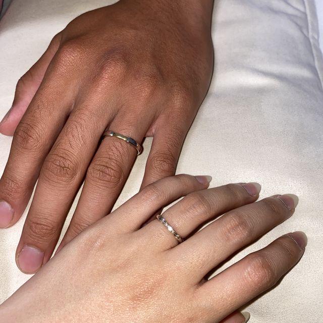 【PORTADA(ポルターダ)の口コミ】 元々ゴールドが希望でしたが、実際に色々な色、形を試着させて頂き、結婚…