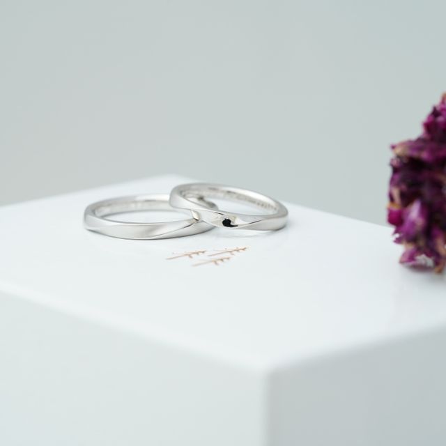 【THREE TREES(スリーツリーズ)の口コミ】 いくつか店舗を周りましたがなかなかしっくりくる指輪に出会えず、インス…