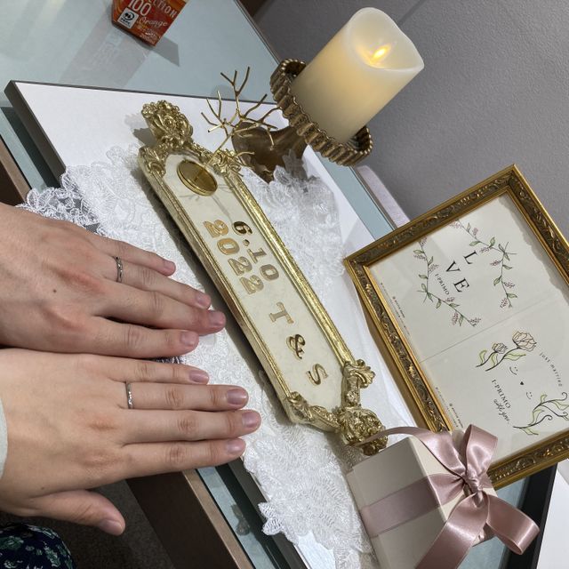 【アイプリモ(I-PRIMO)の口コミ】 色々拝見させて頂き、実際沢山つけて悩みました。好きなデザインからと実…