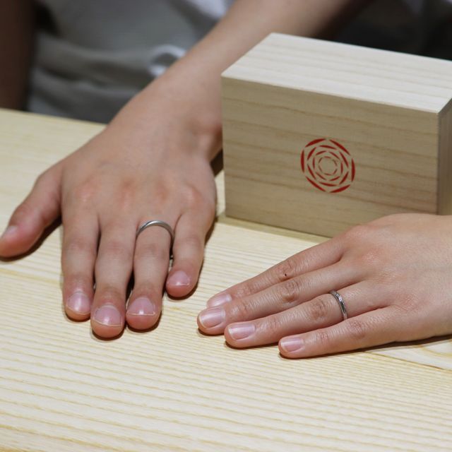 【出雲結(いずもゆい)の口コミ】 SNSで2人の名前の風、結が入っている「風結」の指輪を見つけて、名前から…