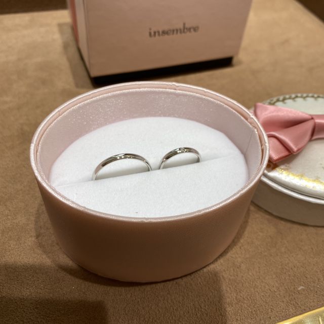 【insembre(インセンブレ)の口コミ】 婚約指輪はダイヤが大きめなデザインだったので、結婚指輪はいつでも付け…