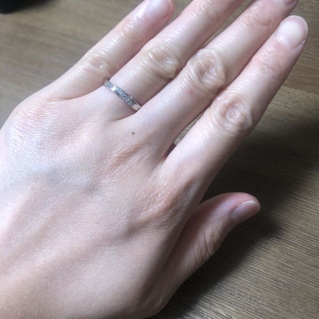 【銀座ダイヤモンドシライシの口コミ】 緩いウェーブがよくダイヤモンドも華やかでアイグレイに決めました。プリ…