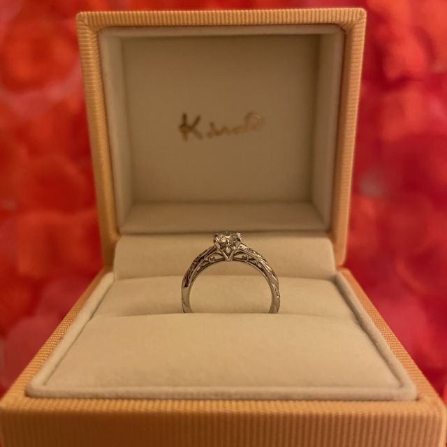 【ケイウノ ブライダル(K.UNO BRIDAL)の口コミ】 婚約指輪は1番の指輪にしたくて、自分は、デザインにはこだわりがあったの…