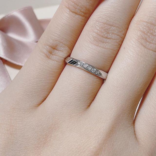 【アイプリモ(I-PRIMO)の口コミ】 座って一番最初に目に付いたものがこのリングでした。毎日つけるものなの…