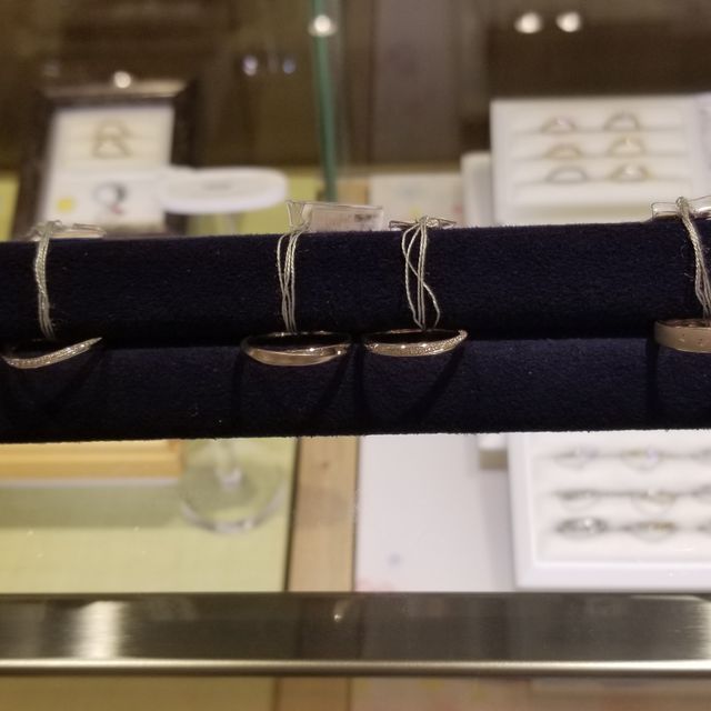 【TOMOE(トモエ)の口コミ】 「和」のデザインのものを探して行ったのですが、いろんなブランドのリン…