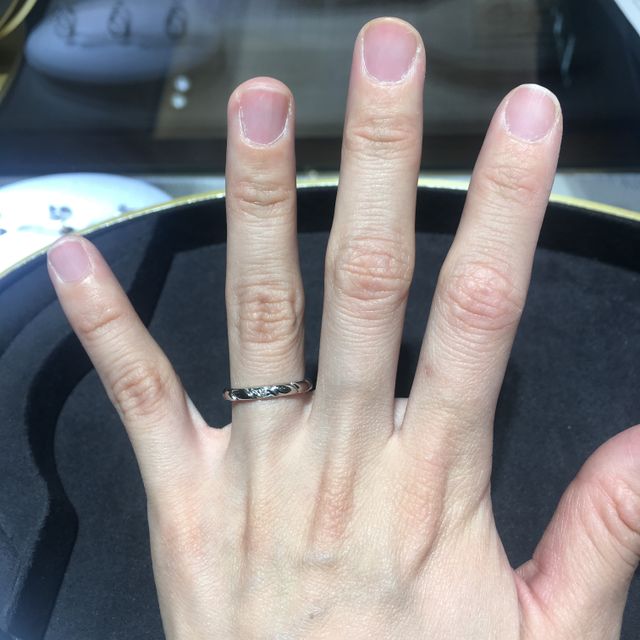 【ショーメ(CHAUMET)の口コミ】 角がないデザインだったので、着け心地がよく指がきれいに見えるように感…